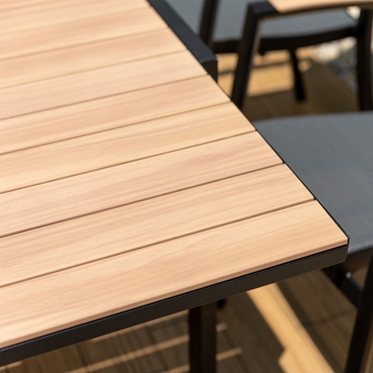 WAS $1499 NOW $999 *BRAND NEW* Rectangular Extendable Die-Cast Aluminum Outdoor Dining Table