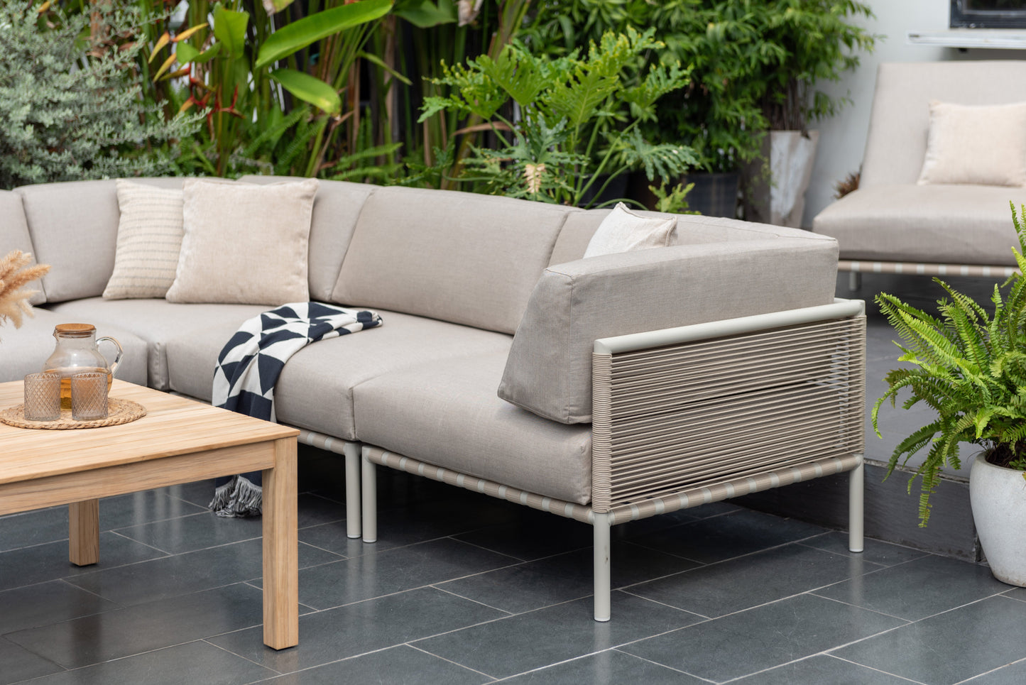 Horizon Armless Sofa Chair