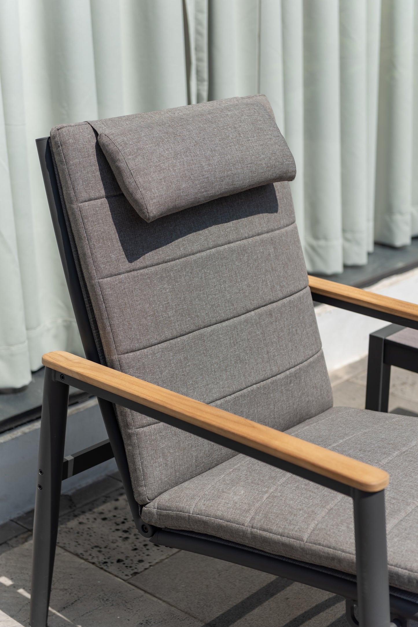 WAS $699. NOW $499 BRAND NEW Dark Teak Recliner Lounge Chair Made of Die-cast Aluminum, Ideal Furniture For Outdoor