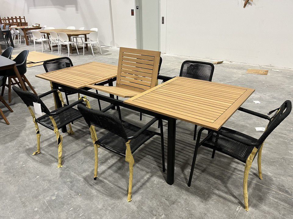 WAS $1499 NOW $998 *BRAND NEW* OPEN BOX 7 Piece Rectangular Extendable Wood Outdoor Dining Set