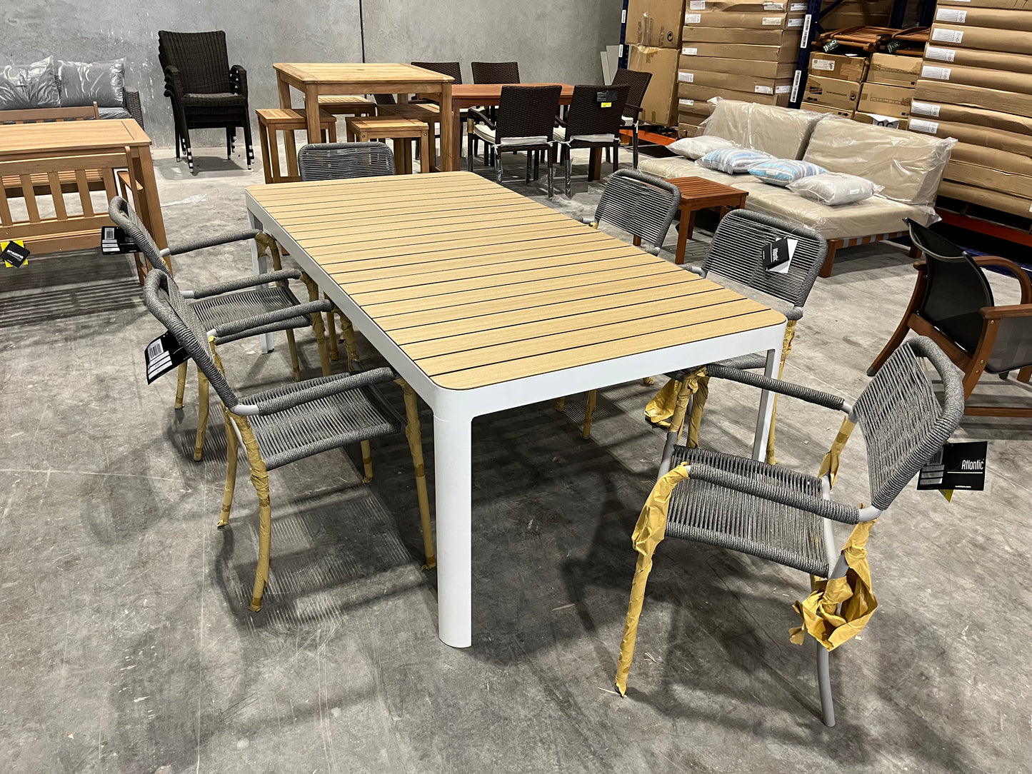 WAS $1699 NOW $1199 Open Box (never used) Portals 7 Piece  Die-Cast Aluminium &  Wood 100% FSC Dining Set