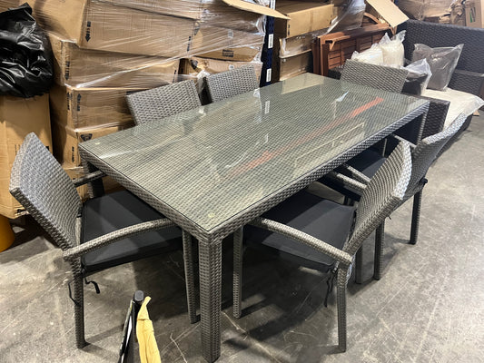 WAS $1699 NOW $899 Open Box (never used) 7 Piece Rectangular HIGH-QUALITY WICKER Table Dining Set