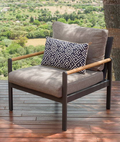 Amber Sofa Chair Made of Aluminum