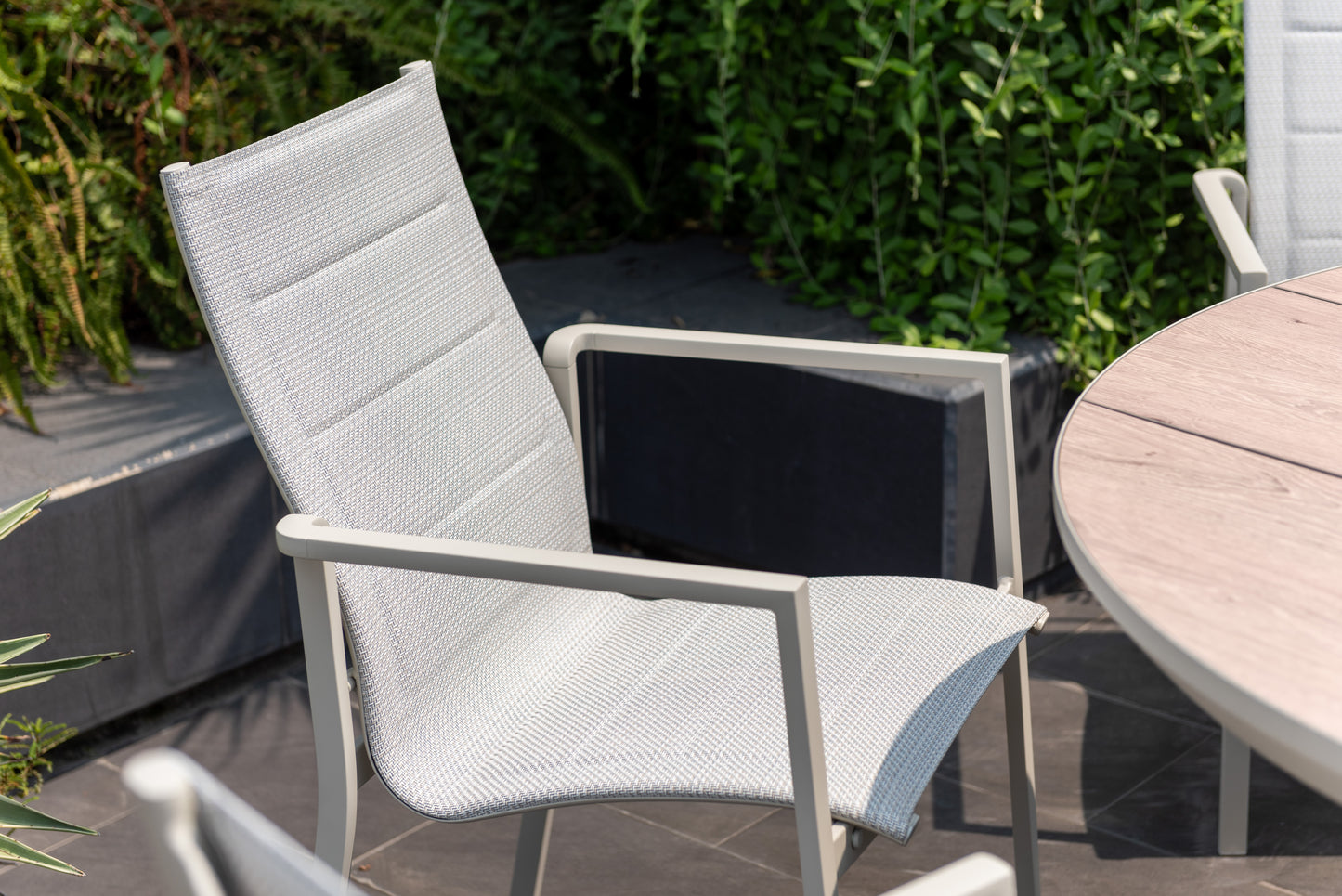 7 Piece Round Dining Set With Stackable Chairs, Made of Die-Cast Aluminum Furniture Set For Outdoor And Patio