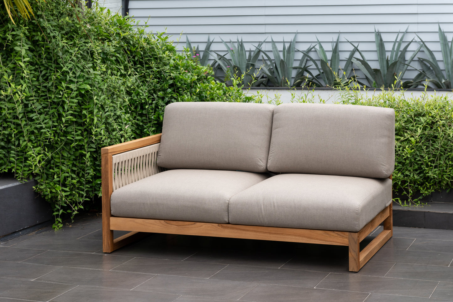 Fuegi Sectional Set