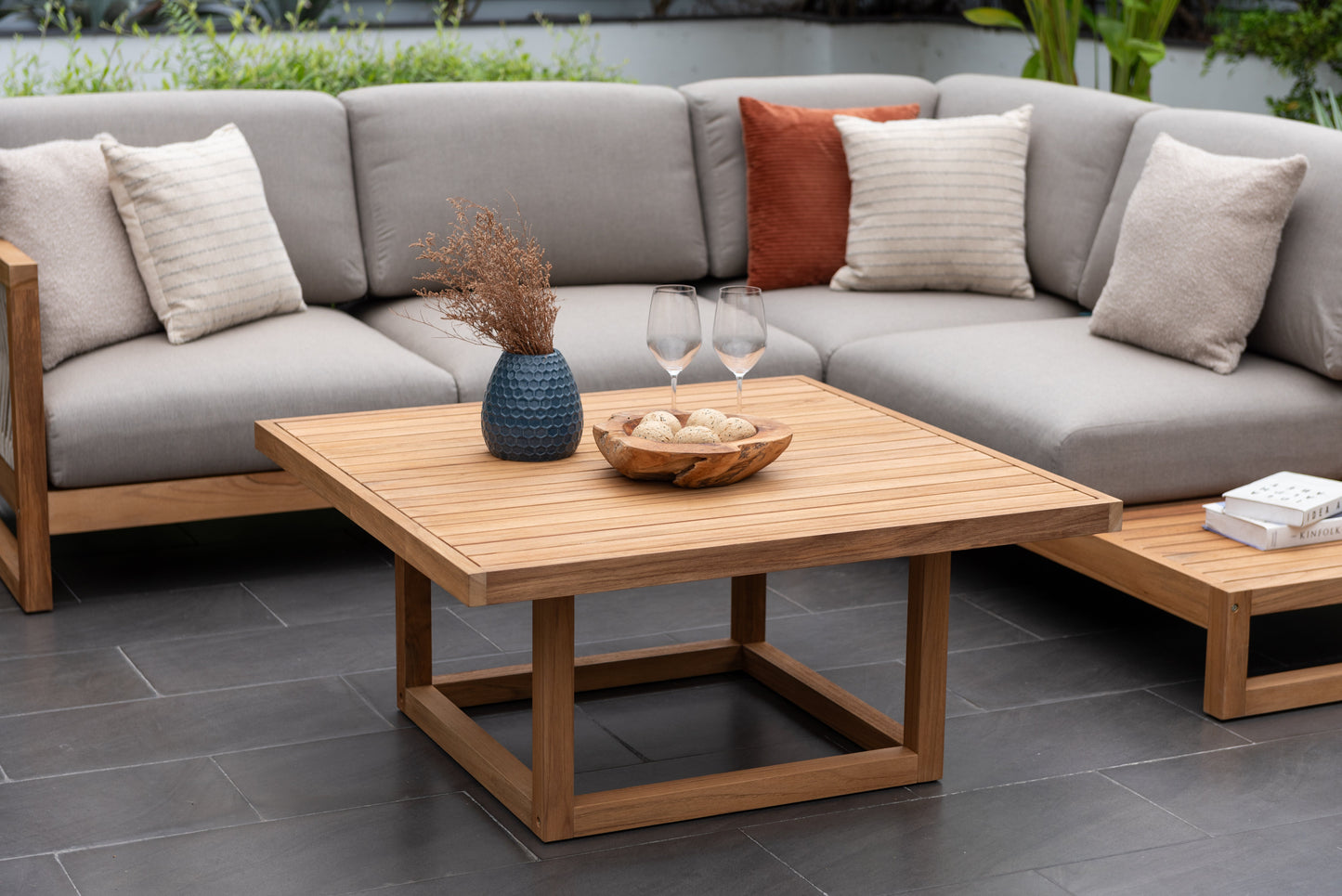 Fuegi Sectional Set