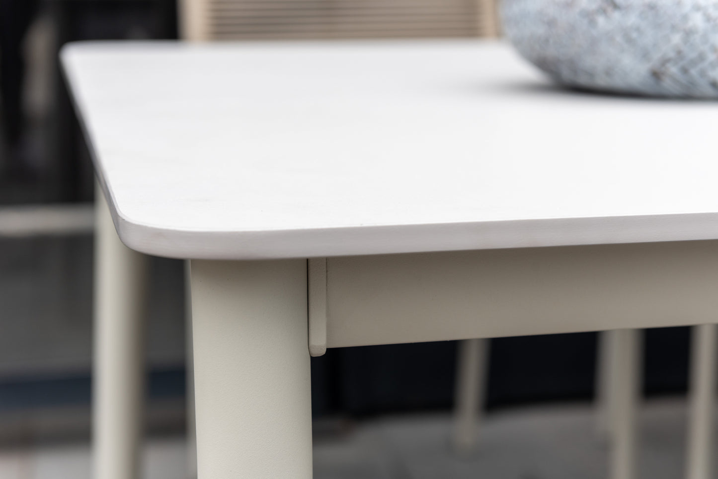 Horizon Dining Table