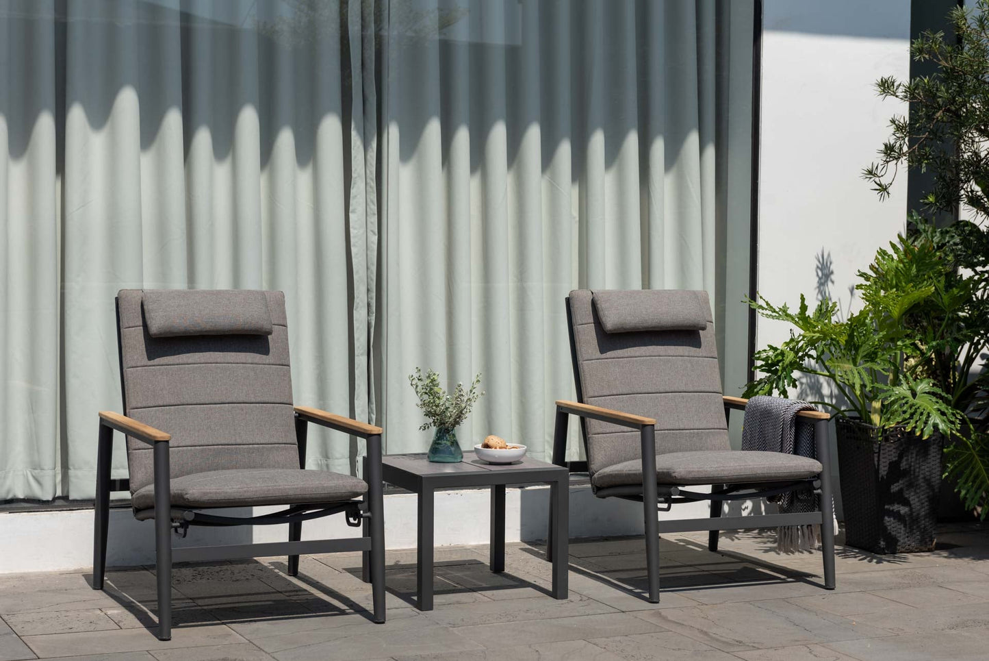 Urbanite Side Dark Table